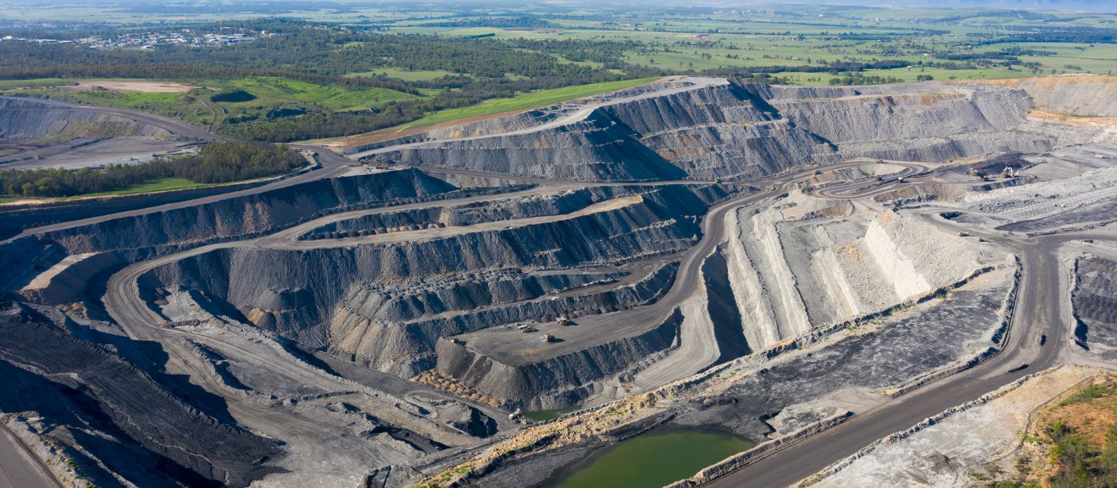 ausimm-bulletin-open-pit-1600 x 700 px.jpg
